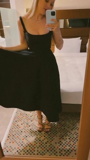 Yulianna Karaulova feet photo thumbnail