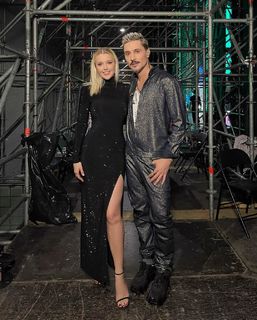 Yulianna Karaulova feet photo thumbnail