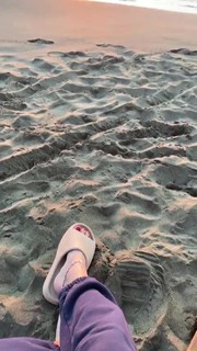 Yulianna Karaulova feet photo thumbnail