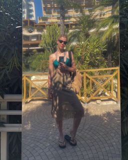 Yulianna Karaulova feet photo thumbnail