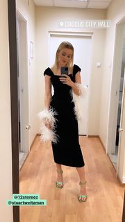 Yulianna Karaulova feet photo thumbnail