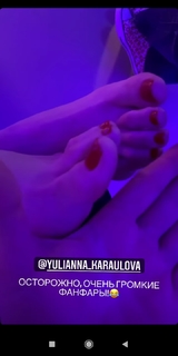 Yulianna Karaulova feet photo thumbnail
