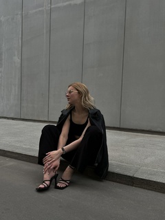 Yulianna Karaulova feet photo thumbnail