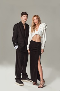 Yulianna Karaulova feet photo thumbnail