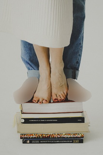 Yulianna Karaulova feet photo thumbnail