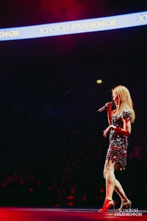 Yulianna Karaulova feet photo thumbnail