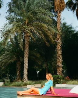 Yulianna Karaulova feet photo thumbnail