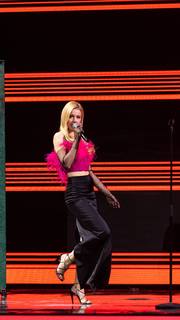 Yulianna Karaulova feet photo thumbnail