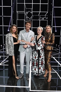 Yulianna Karaulova feet photo thumbnail