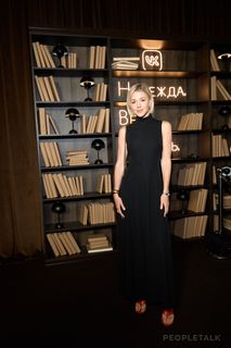 Yulianna Karaulova feet photo thumbnail