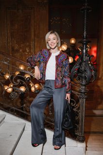 Yulianna Karaulova feet photo thumbnail