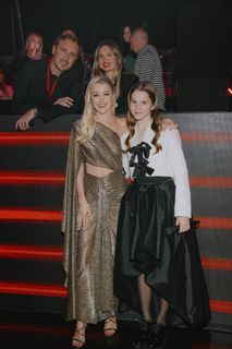 Yulianna Karaulova feet photo thumbnail