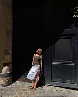 Yulianna Karaulova feet photo thumbnail