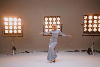 Yulianna Karaulova feet photo thumbnail