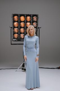 Yulianna Karaulova feet photo thumbnail