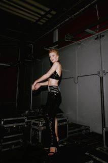 Yulianna Karaulova feet photo thumbnail