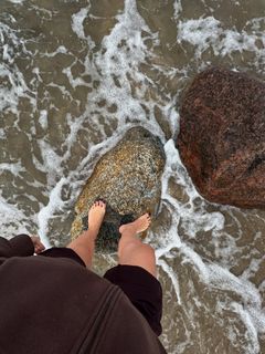 Yulianna Karaulova feet photo thumbnail