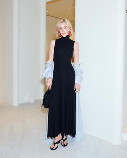 Yulianna Karaulova feet photo 9