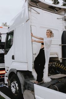 Yulianna Karaulova feet photo 3
