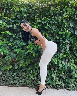 Yuliett Torres feet photo 2