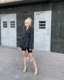 Yuliya Gavrilina feet photo thumbnail