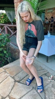 Yuliya Gavrilina feet photo thumbnail