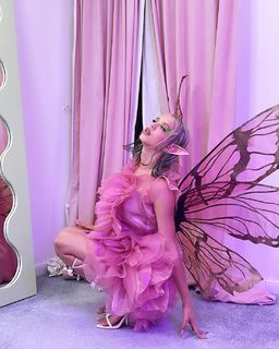 Yuliya Gavrilina feet photo thumbnail