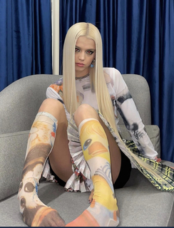 Yuliya Gavrilina feet photo thumbnail