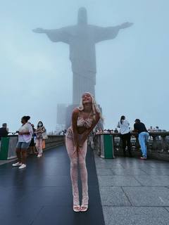 Yuliya Gavrilina feet photo thumbnail