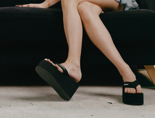 Yuliya Gavrilina feet photo thumbnail