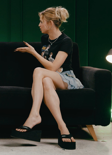 Yuliya Gavrilina feet photo thumbnail