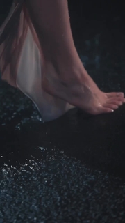 Yuliya Gavrilina feet photo thumbnail