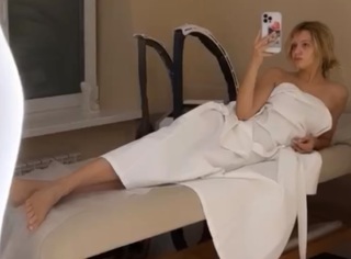 Yuliya Gavrilina feet photo thumbnail