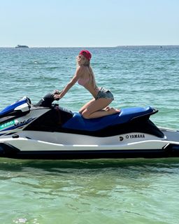 Yuliya Gavrilina feet photo thumbnail