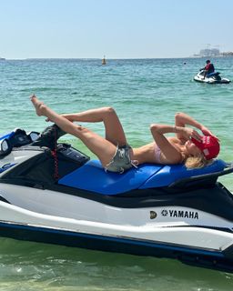 Yuliya Gavrilina feet photo thumbnail