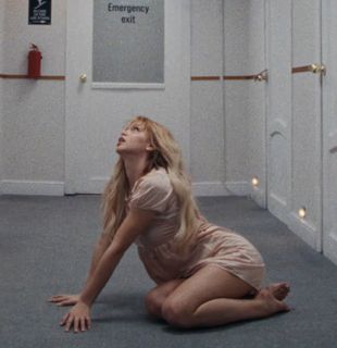 Yuliya Gavrilina feet photo thumbnail