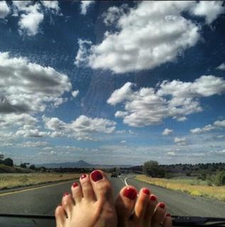Yuliya Parshuta feet photo thumbnail