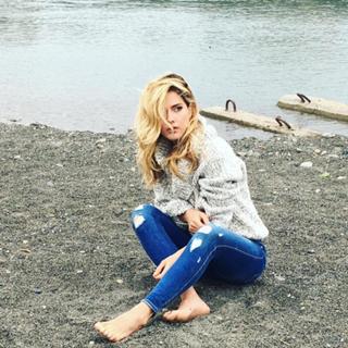 Yuliya Parshuta feet photo thumbnail