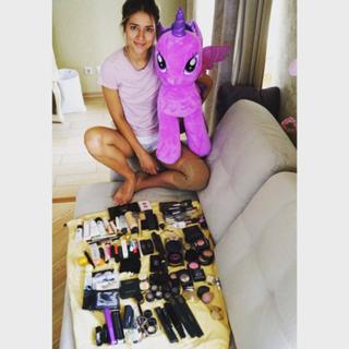 Yuliya Parshuta feet photo thumbnail