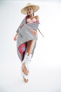 Yuliya Parshuta feet photo thumbnail