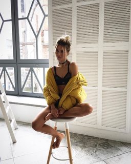 Yuliya Parshuta feet photo thumbnail