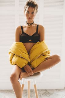 Yuliya Parshuta feet photo thumbnail