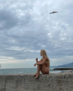 Yuliya Parshuta feet photo thumbnail