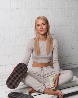 Yuliya Parshuta feet photo thumbnail