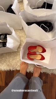 Yuliya Parshuta feet photo thumbnail