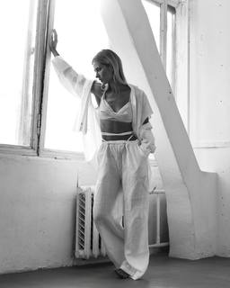 Yuliya Parshuta feet photo thumbnail