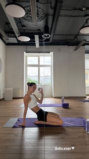 Yuliya Parshuta feet photo thumbnail