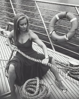 Yuliya Peresild feet photo 2