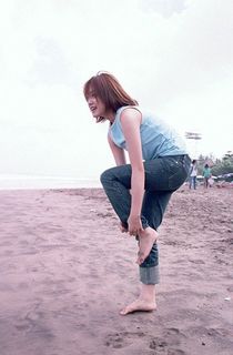 Yumi Adachi feet photo 7