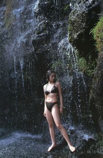 Yumi Adachi feet photo 3